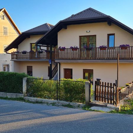 Apartman Nika Otocac Luaran gambar