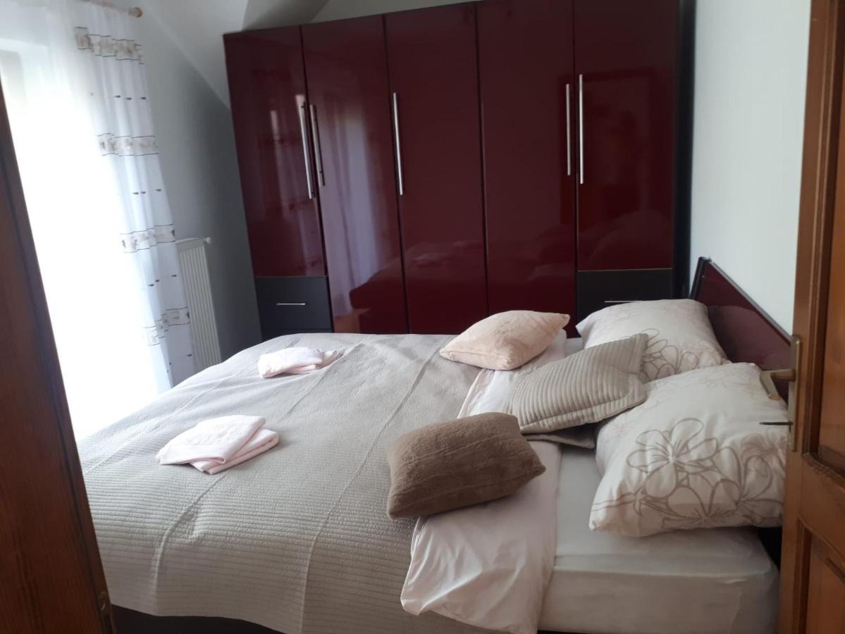 Apartman Nika Otocac Luaran gambar